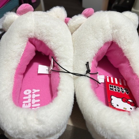 Hello Kitty Slippers - Picture 2 of 3
